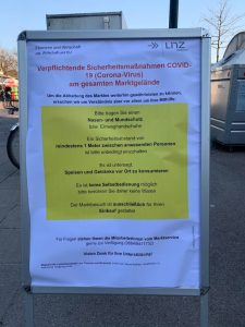 Aushang am Südbahnhofmarkt in Linz.